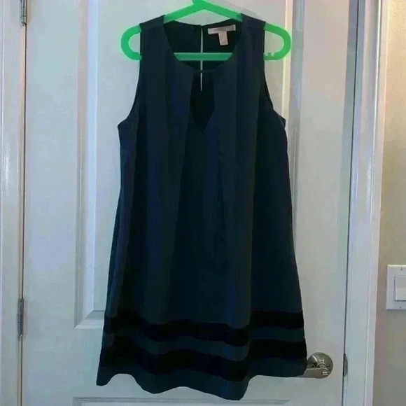 Green dress - Picture 2 of 3